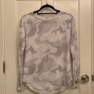 Grey/white camo long sleeve tee